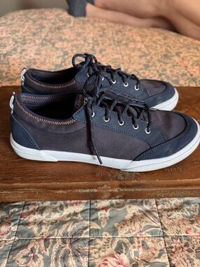 GREAT CONDITION/Sperry Navy Canvas Lace-Up Sneakers with White Sole/7M
